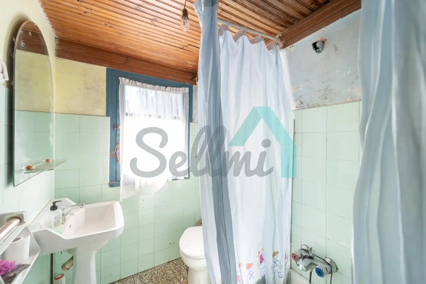 Bathroom of Houses for sale in Parres  with Heating, Private garden and Storage room