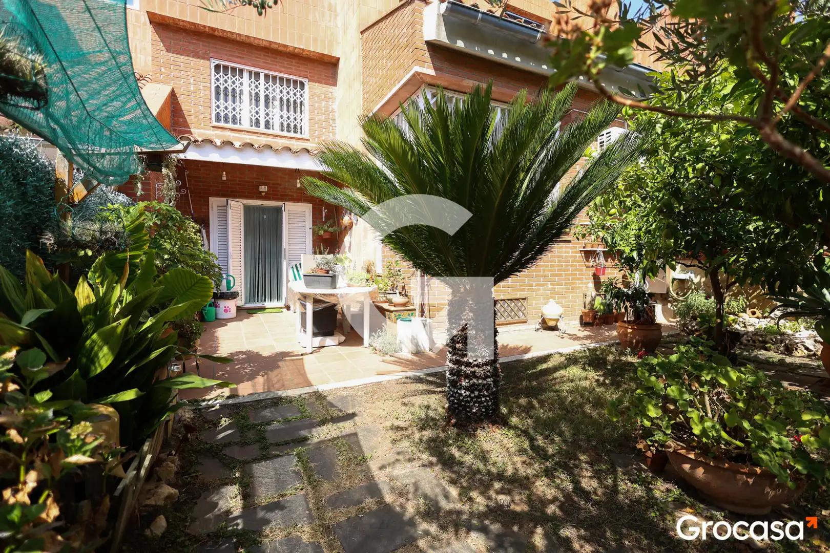 Jardí de Casa adosada en venda en Sant Boi de Llobregat amb Aire condicionat, Calefacció i Jardí privat