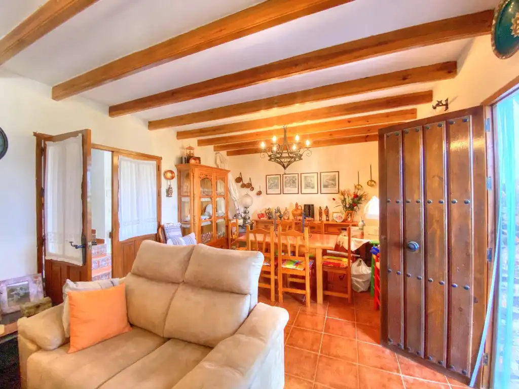 Wohnzimmer von Country house zum Verkauf in Moclinejo mit Klimaanlage, Privatgarten und Terrasse