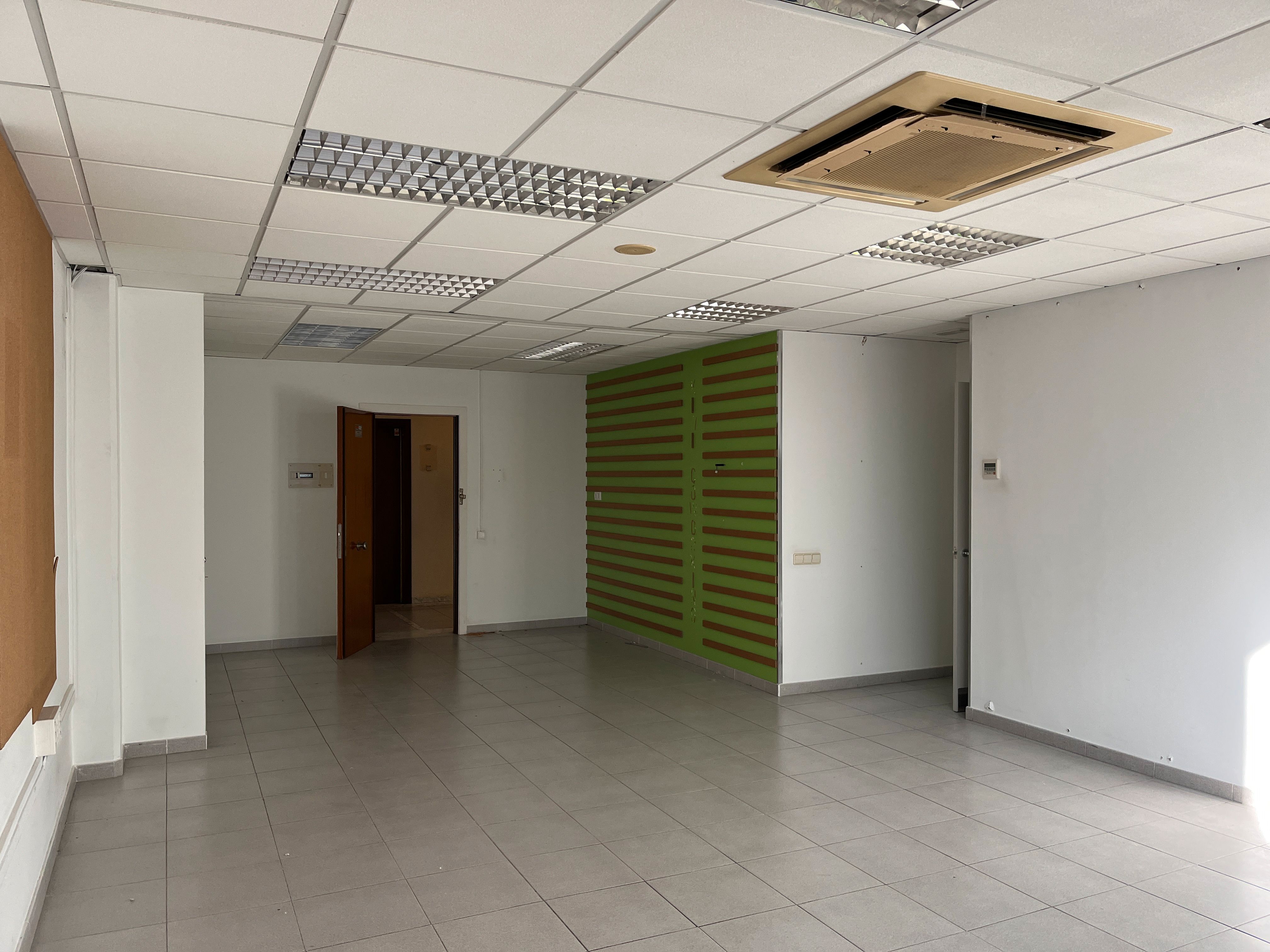 Office to rent in Manresa  with Heating