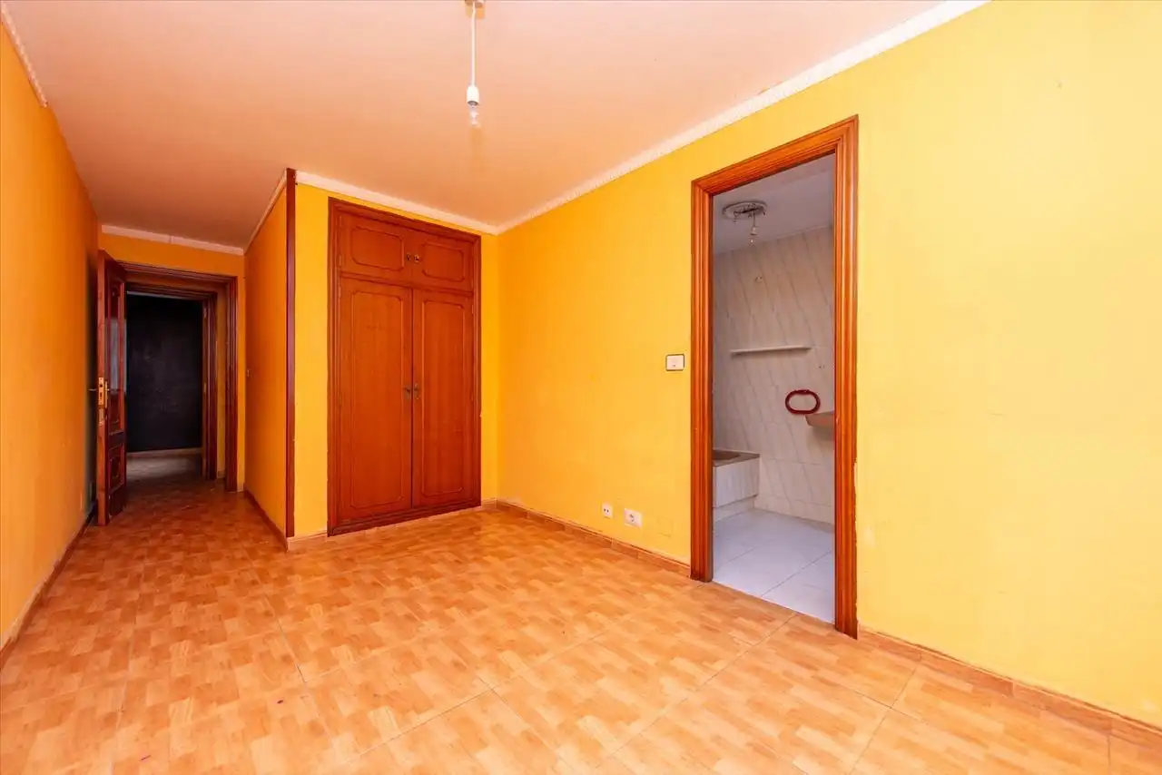 Bedroom of Flat for sale in A Coruña Capital   with Private garden, Parquet flooring and Terrace