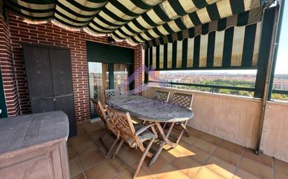 Terrasse von Dachboden zum verkauf in Valladolid Capital mit Heizung, Privatgarten und Parkett