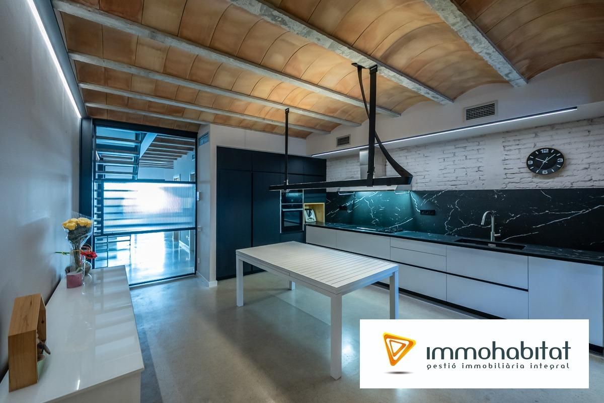 Kitchen of House or chalet for sale in Sabadell  with Air Conditioner, Heating and Terrace