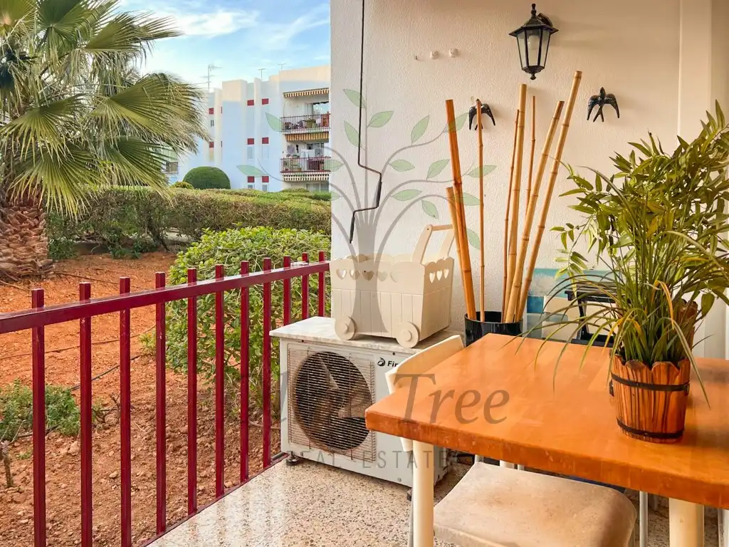 Terrasse von Erdgeschoss zum Verkauf in Santa Eulària des Riu