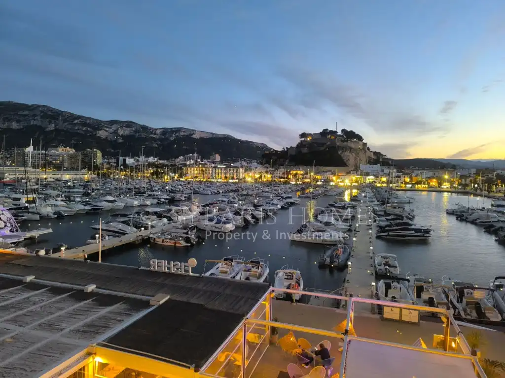 Vista exterior de Apartamento de alquiler en Dénia con Aire acondicionado, Jardín privado y Terraza