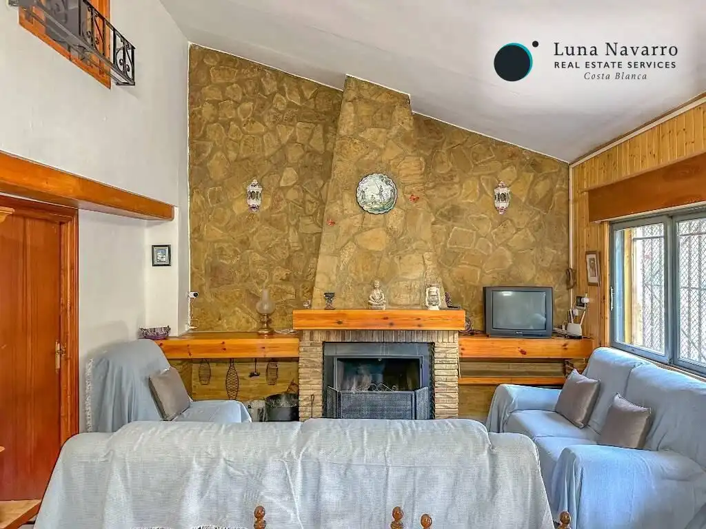 Sala de estar de Casa o chalet en venta en Confrides con Calefacción, Jardín privado y Terraza