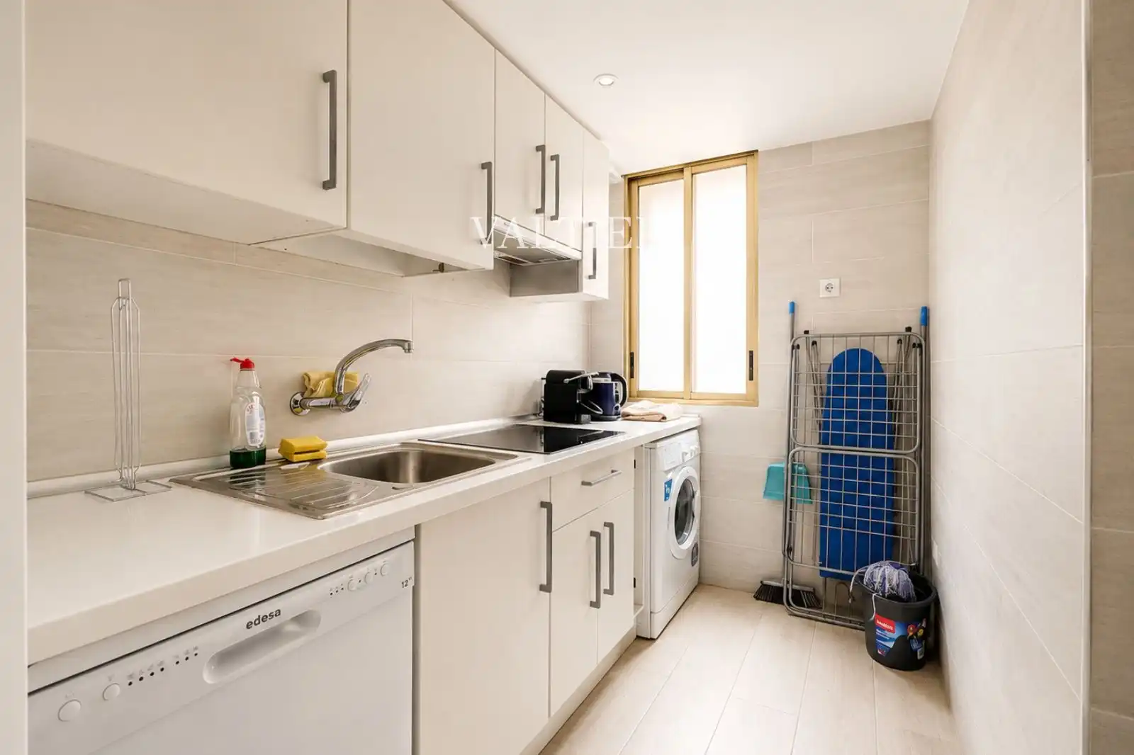 Cocina de Ático de alquiler en Madrid con Aire acondicionado y Amueblado