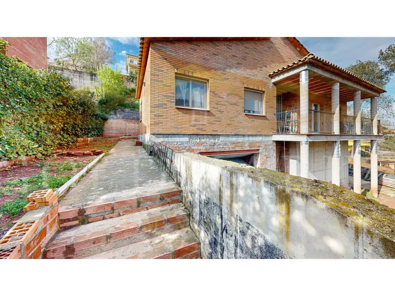 Vista exterior de Casa o xalet en venda en Corbera de Llobregat amb Calefacció i Terrassa