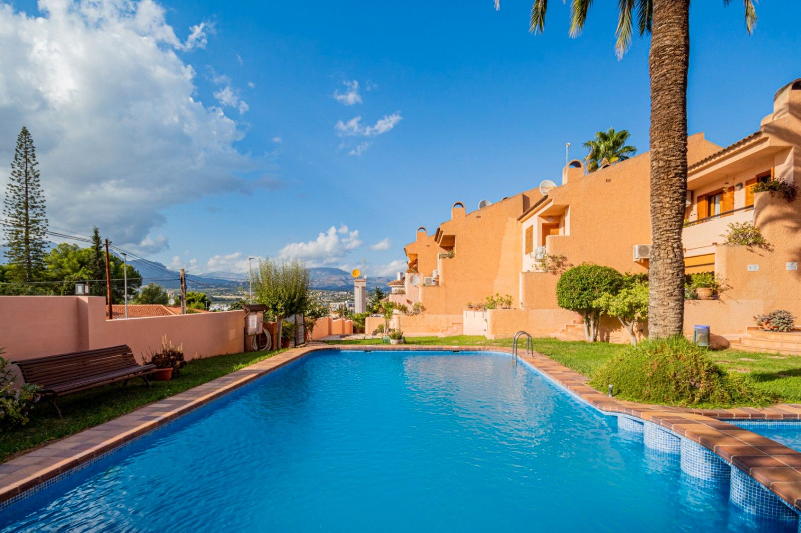 Piscina de Casa o xalet de lloguer en L'Alfàs del Pi amb Aire condicionat, Calefacció i Jardí privat