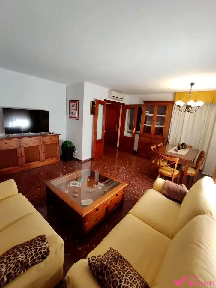 Living room of Flat for rent in Valencia  with Air Conditioner, Heating and Furnished