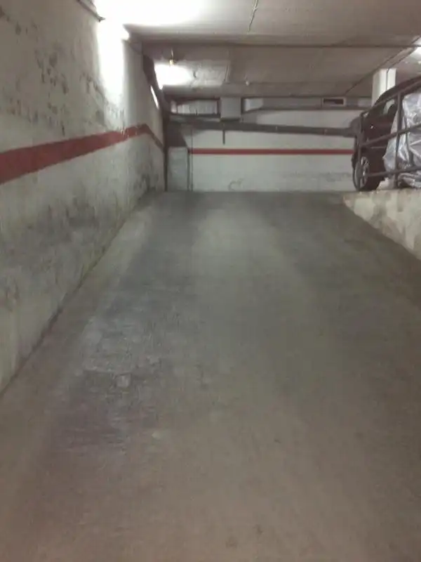 Parcheggio con ascensore in vendita a Enric Morera, imagen 4