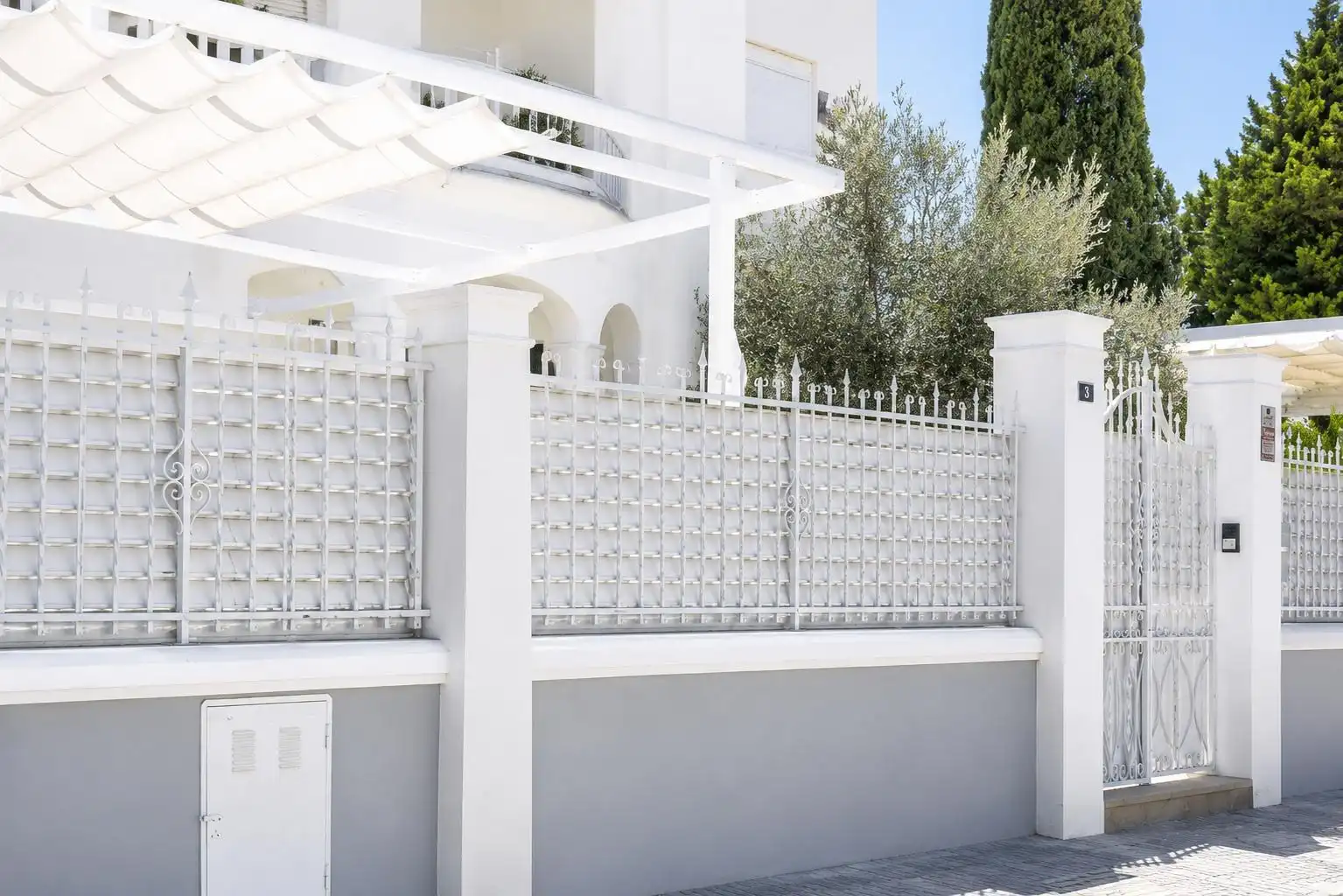 Außenansicht von Erdgeschoss zum Verkauf in  Palma de Mallorca mit Klimaanlage, Privatgarten und Abstellraum