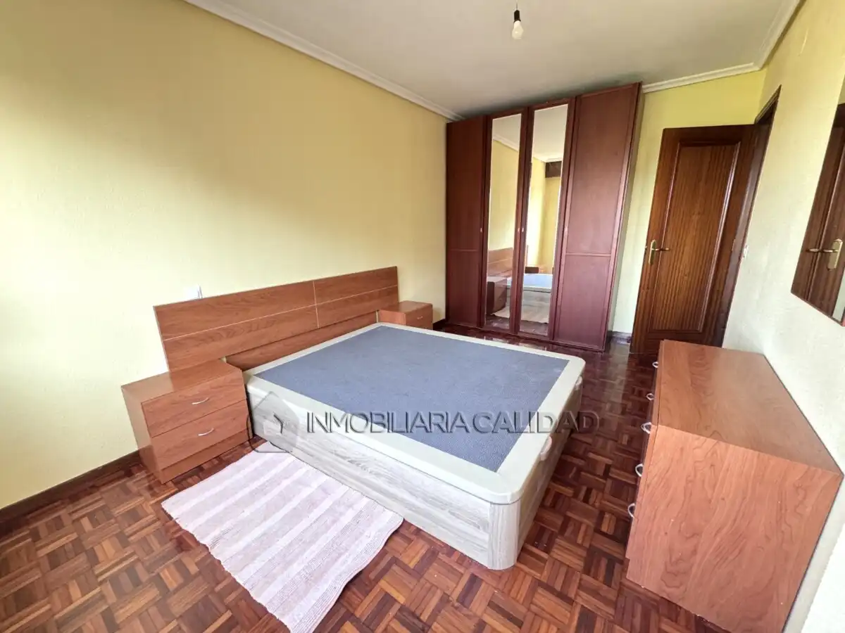 Habitación de Piso en venta en Burgos con Calefacción, Trastero y Amueblado