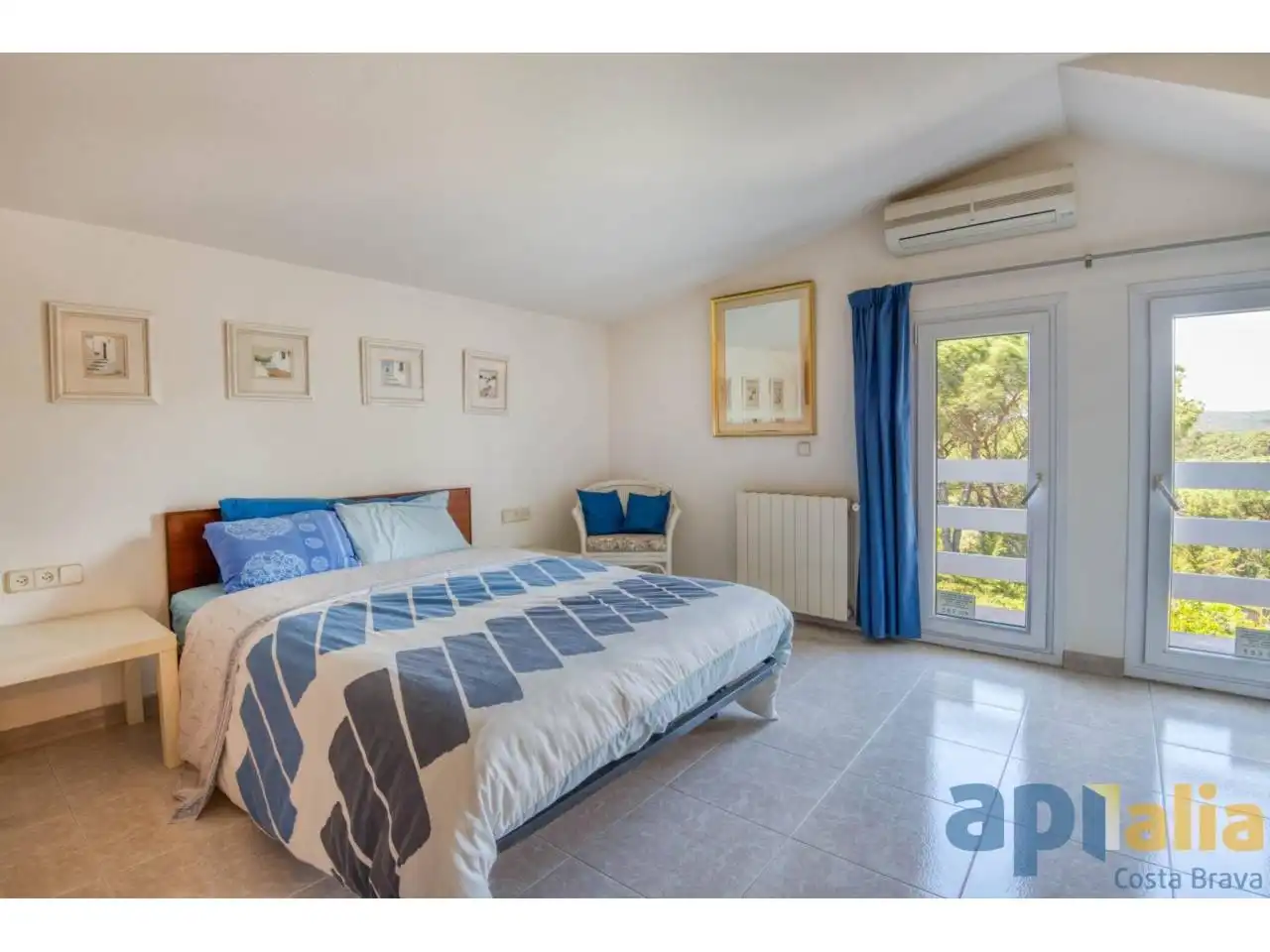 House with pool for sale in Avenida del Canigó, imagen 16