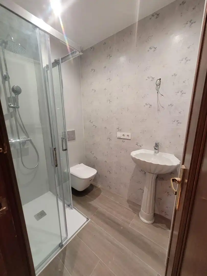 Bathroom of Flat for sale in Salamanca  with Heating and Balcony