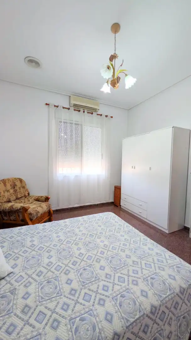 Dormitori de Casa o xalet en venda en Elche / Elx amb Aire condicionat, Calefacció i Jardí privat
