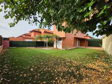 Casa amb jardí en venda a Cubas de la Sagra
