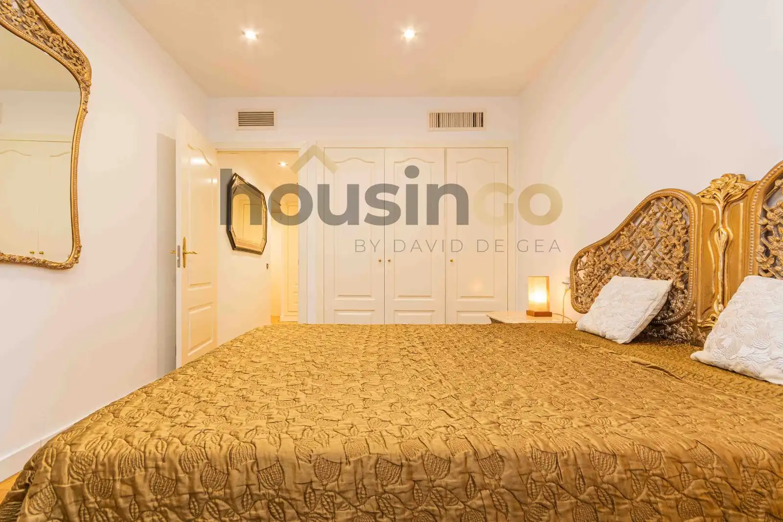 Dormitori de Apartament de lloguer en Madrid amb Aire condicionat, Calefacció i Moblat