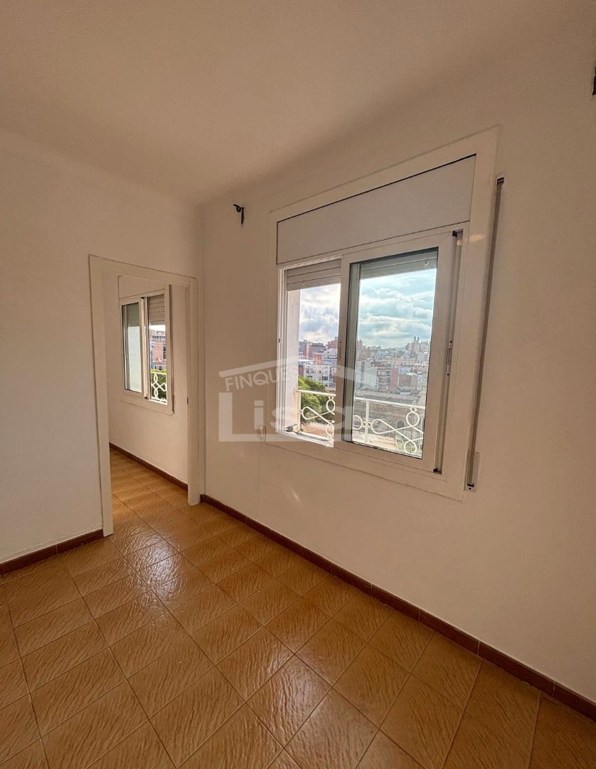 Flat for sale in Carrer d'Antoni de Capmany, Sants , Sants - Montjuïc