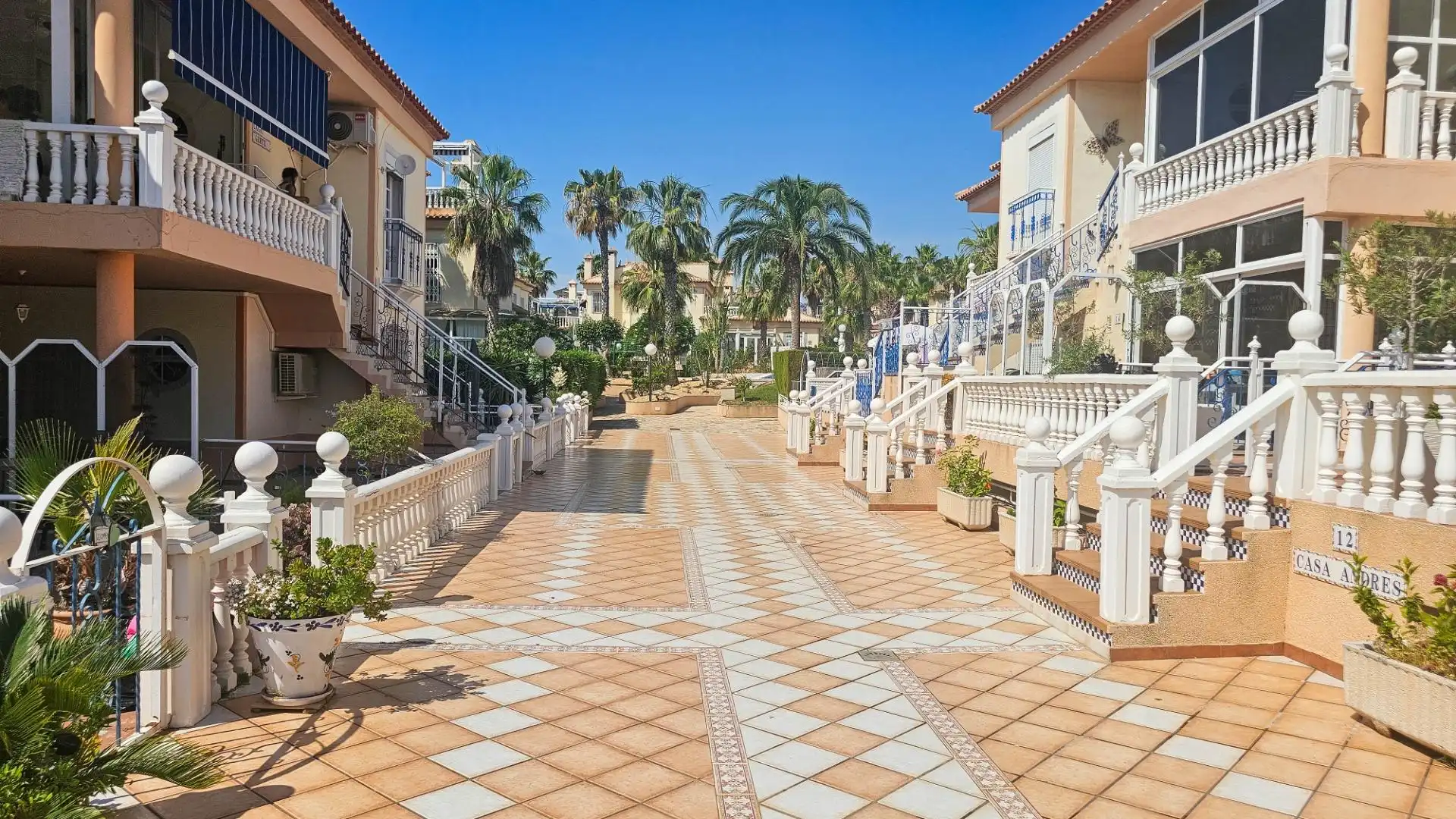 Vista exterior de Casa o chalet en venta en Orihuela con Aire acondicionado, Jardín privado y Terraza