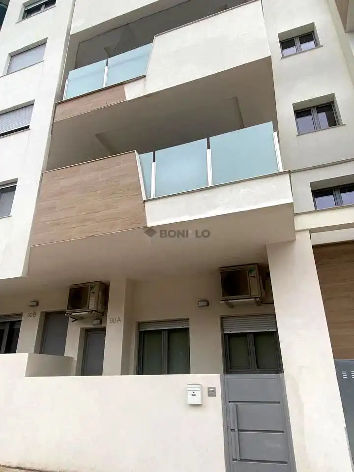Terraza de Estudio en venta en Teruel con Calefacción, Trastero y Amueblado