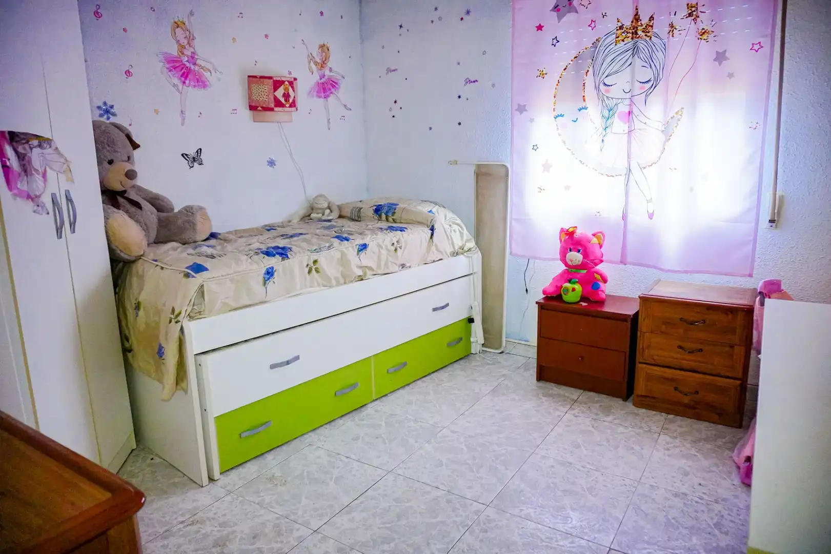 Dormitori de Casa o xalet en venda en Ponferrada amb Calefacció, Jardí privat i Traster