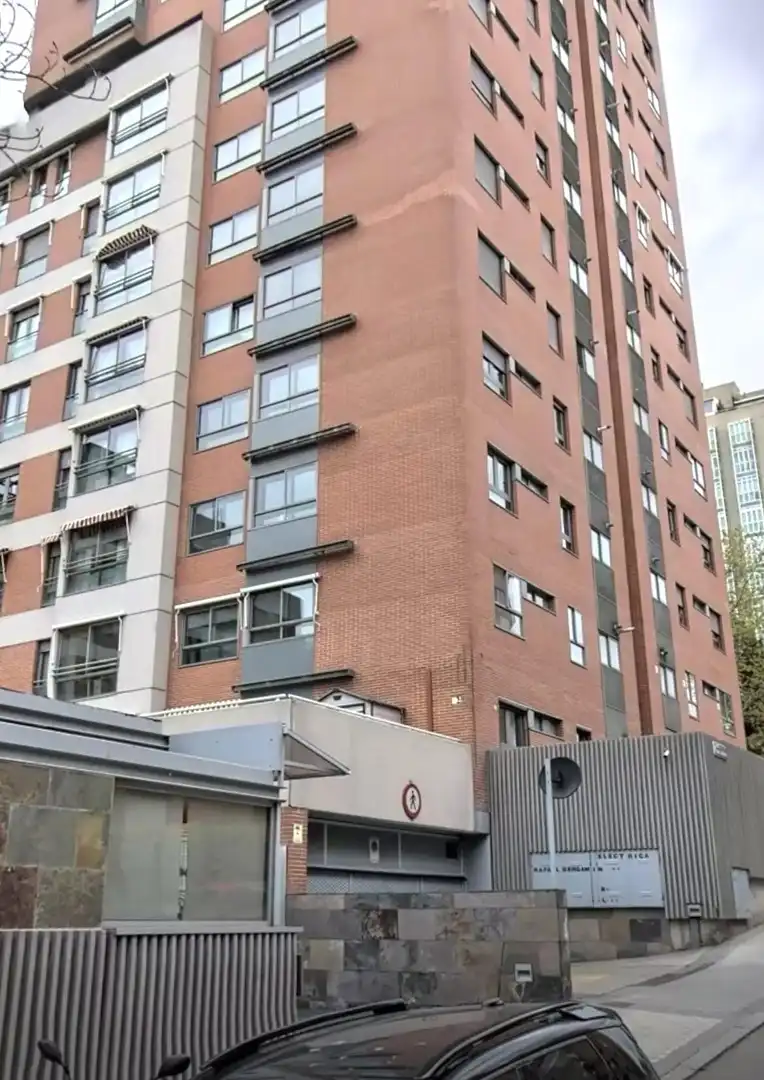 Garage zur Miete in Calle de Rafael Bergamín, 5, San Juan Bautista