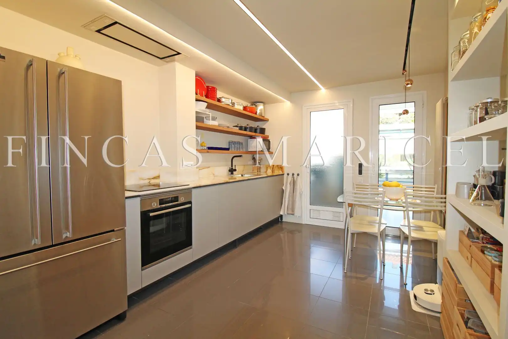 Kitchen of Flat for sale in Sitges  with Air Conditioner, Heating and Storage room