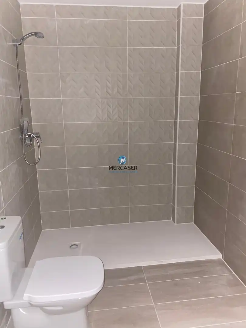 Bathroom of Flat for rent in Meco  with Storage room and Community pool