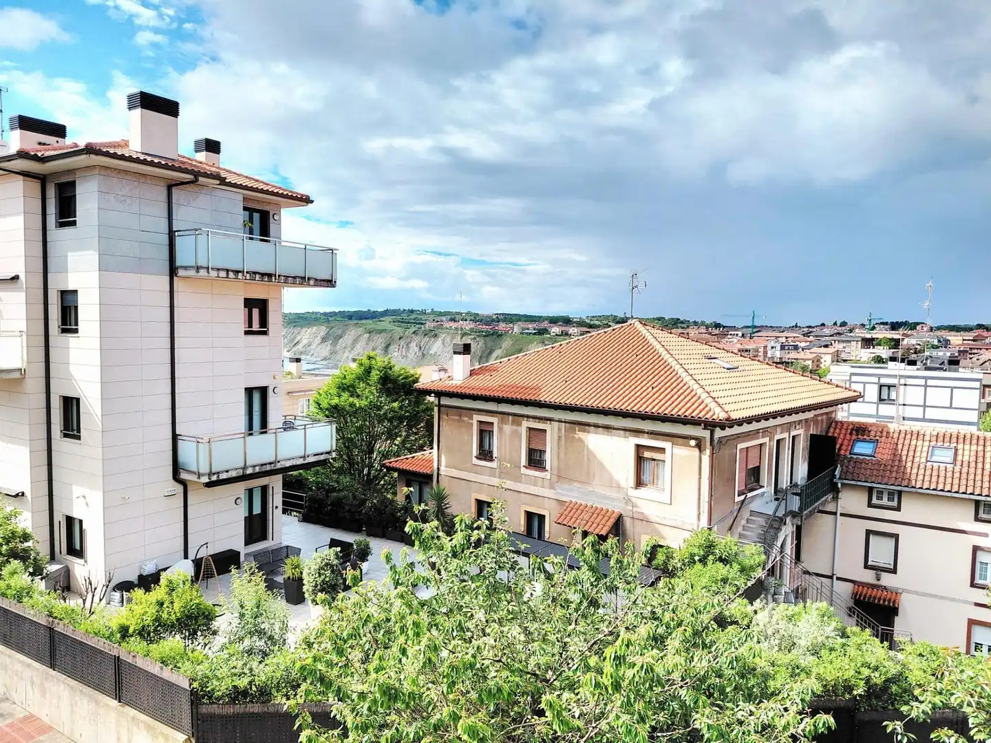 Vista exterior de Piso en venta en Getxo  con Calefacción, Terraza y Trastero