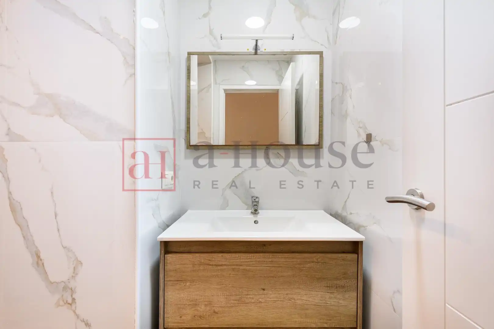 Baño de Planta baja en venta en Barcelona con Parquet y Alarma