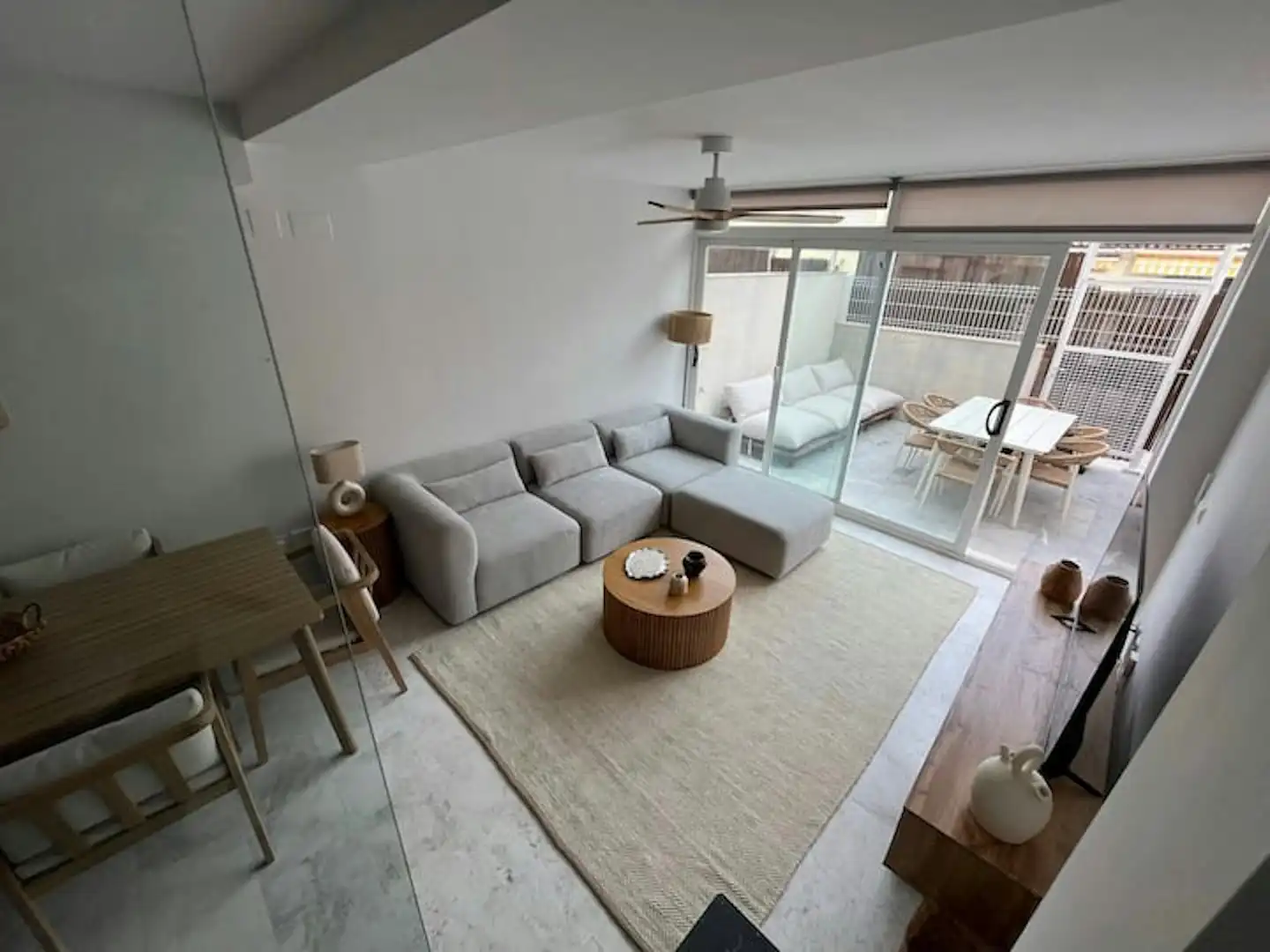 Sala de estar de Piso de alquiler en Jávea / Xàbia con Aire acondicionado, Jardín privado y Amueblado