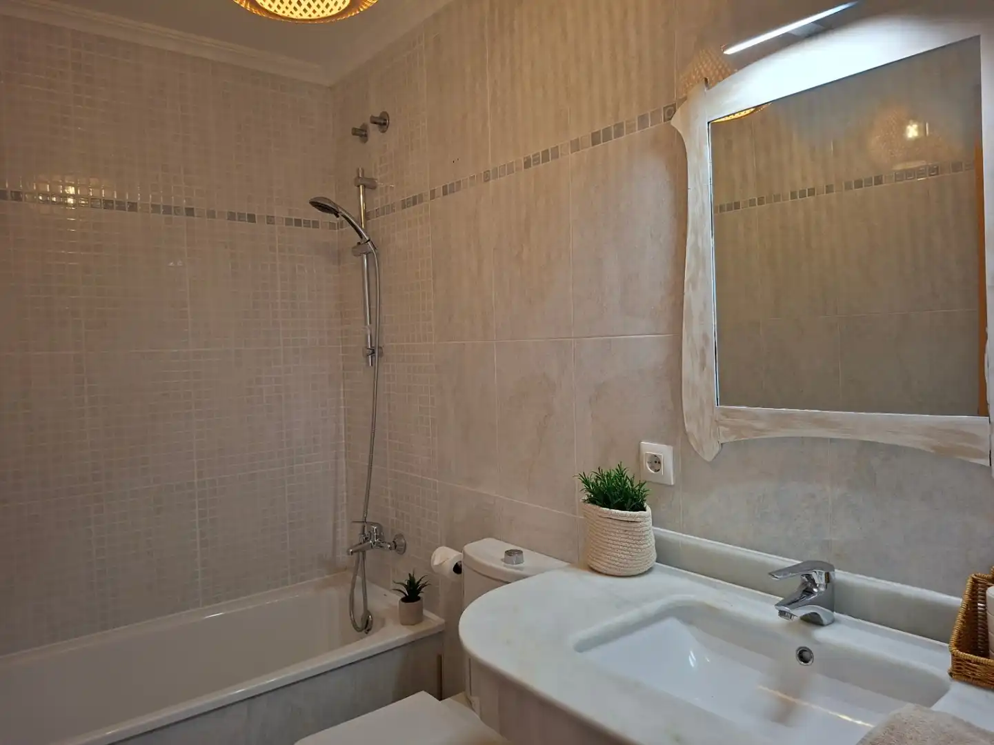 Badezimmer von Wohnungen zum Verkauf in Pedreguer mit Klimaanlage, Heizung und Privatgarten