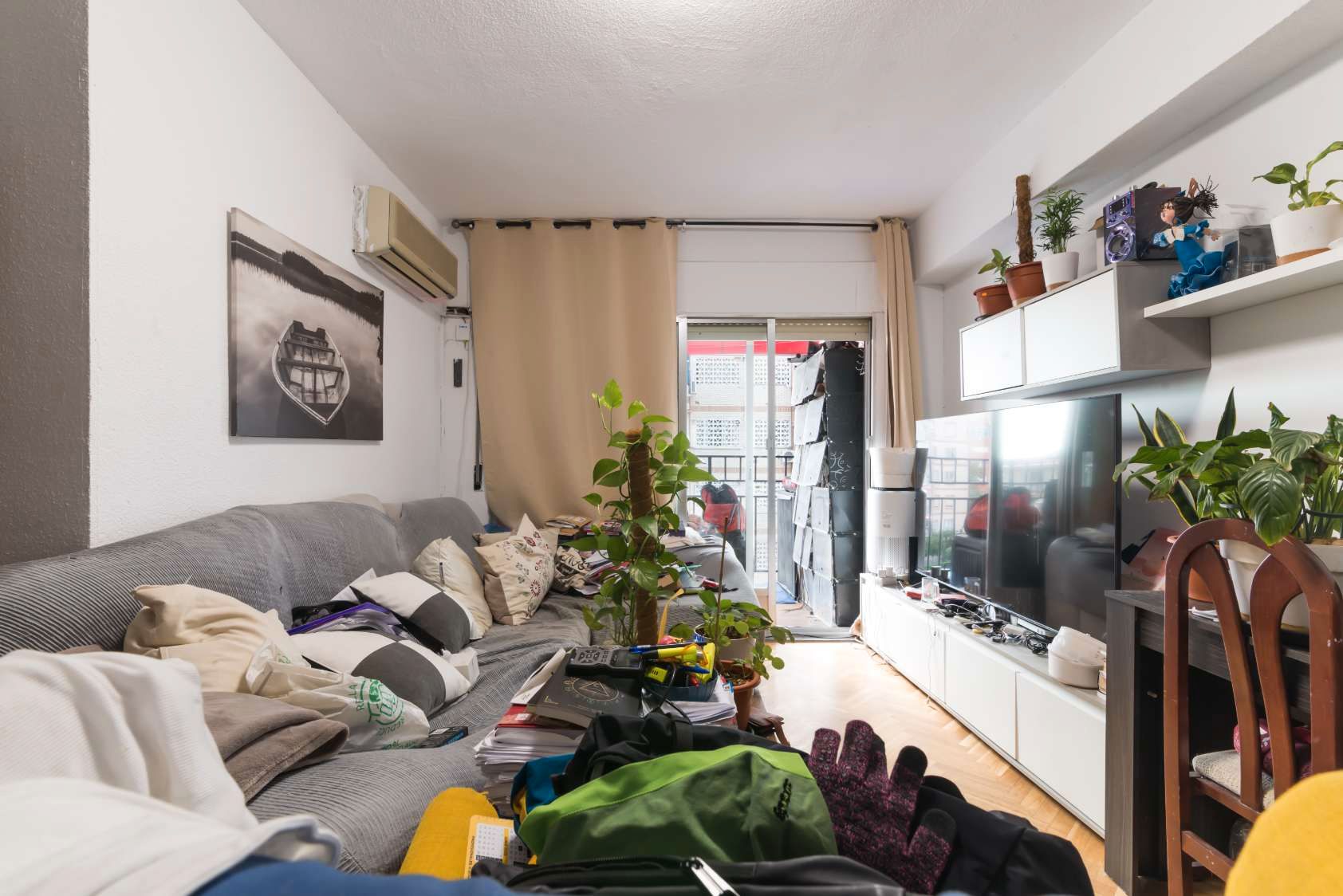 Living room of Flat for sale in  Madrid Capital  with Terrace and Furnished