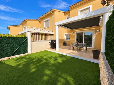 Detached house with balcony for sale in Cometa