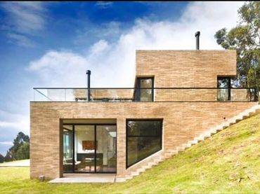 Lands and plots for sale in Vallgorguina