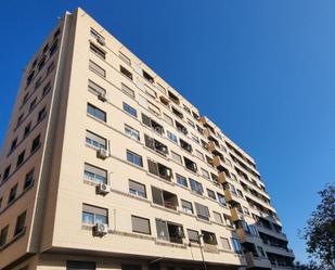 Vista exterior de Pis en venda en  Zaragoza Capital amb Calefacció, Terrassa i Piscina comunitària