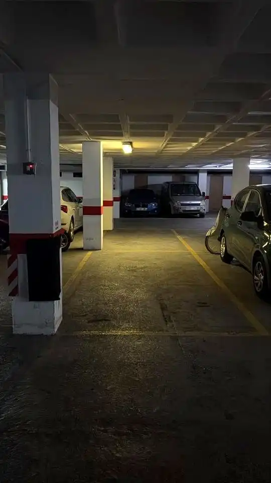 Parkplatz von Garage zur Miete in Eixample