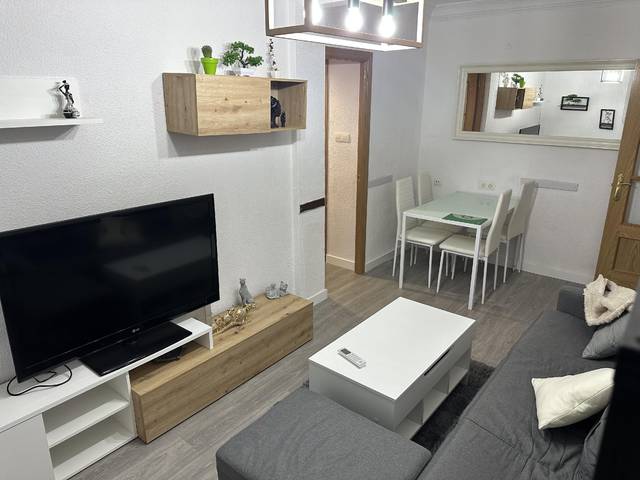 Piso en Venta en Miralvalle - Av. Virgen del Puerto - La Data