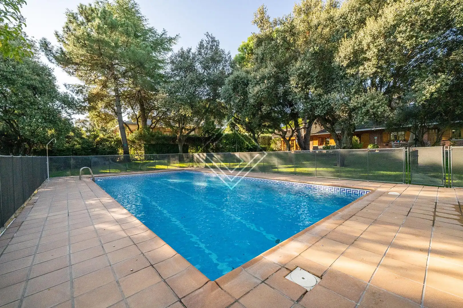 Piscina de Casa o chalet en venta en Pozuelo de Alarcón con Aire acondicionado, Calefacción y Jardín privado