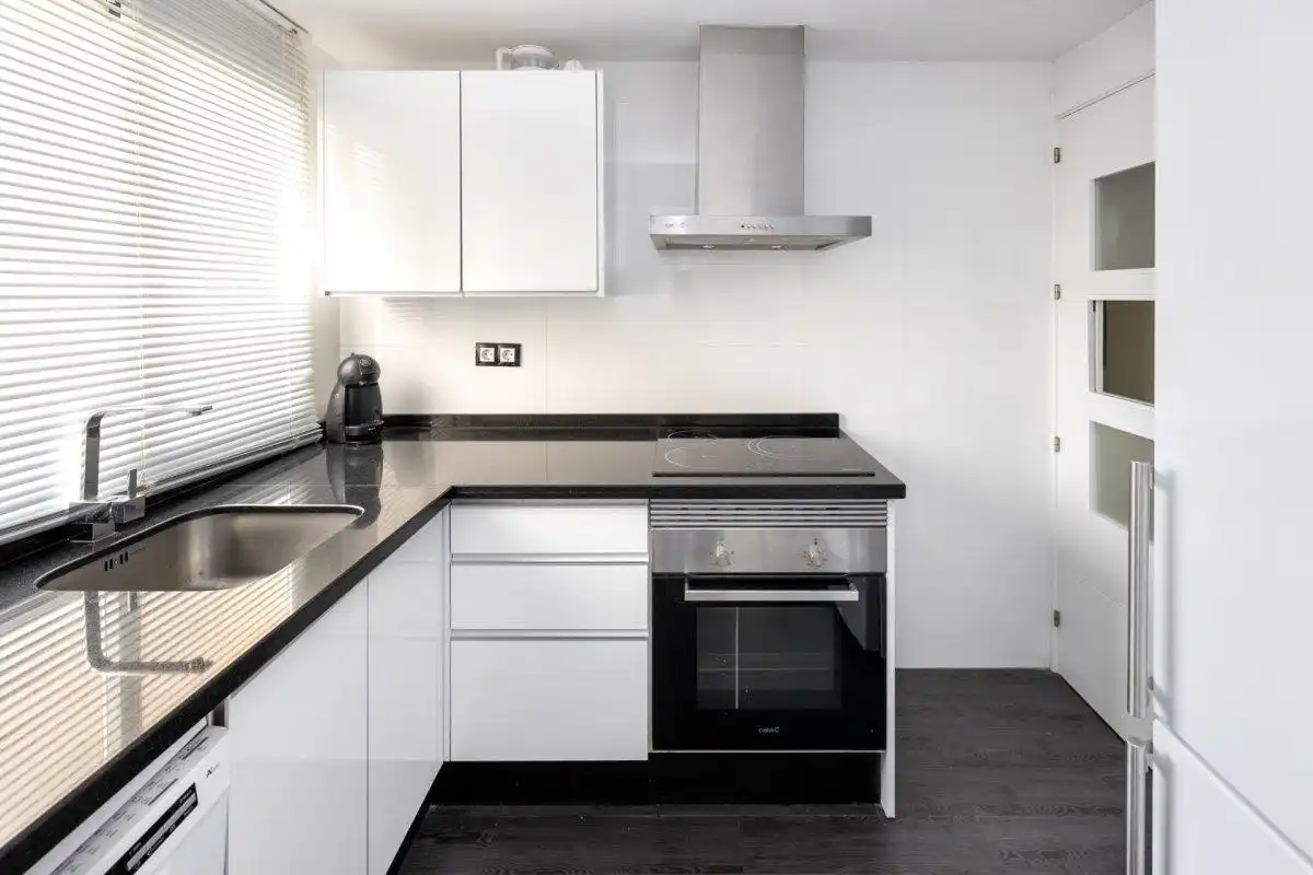 Flat for rent in Calle Ávila, 8, Centro