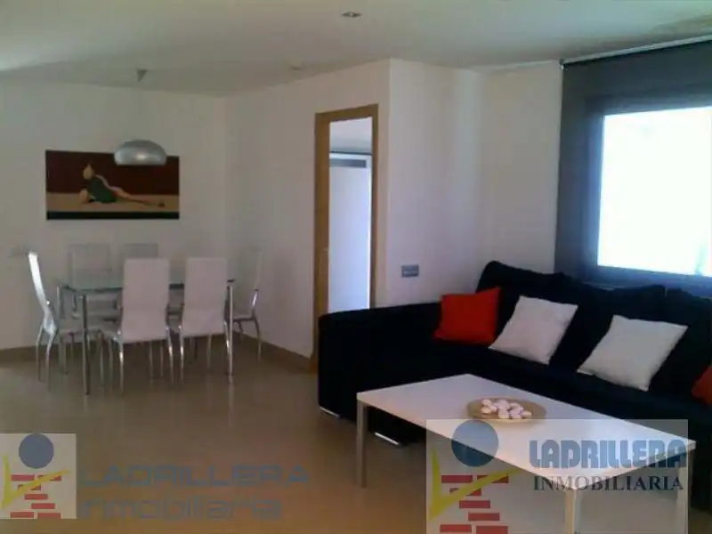 Sala d'estar de Casa adosada de lloguer en Conil de la Frontera amb Aire condicionat, Traster i Moblat