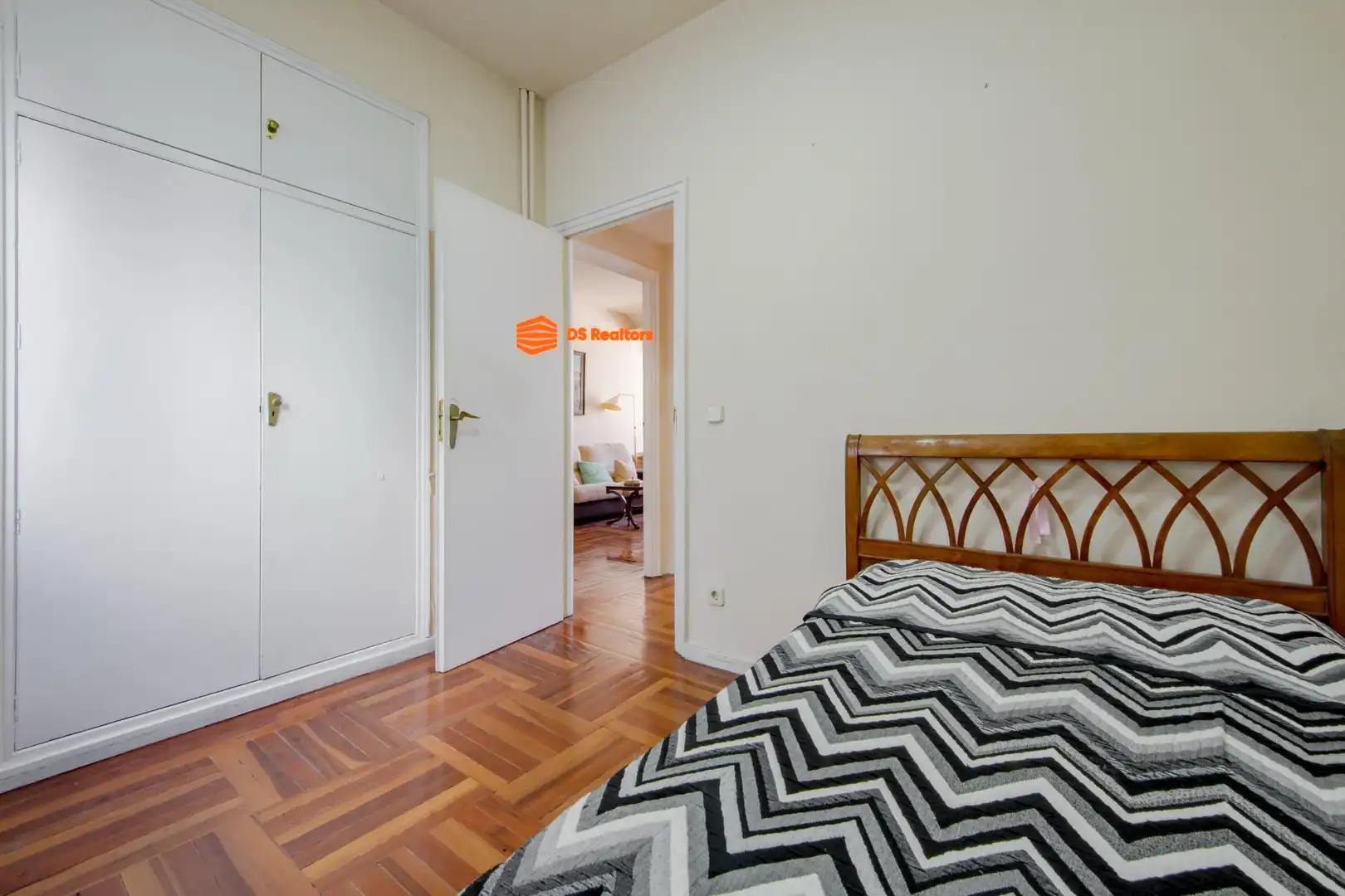 Bedroom of Flat for sale in Madrid  with Air Conditioner, Heating and Parquet flooring