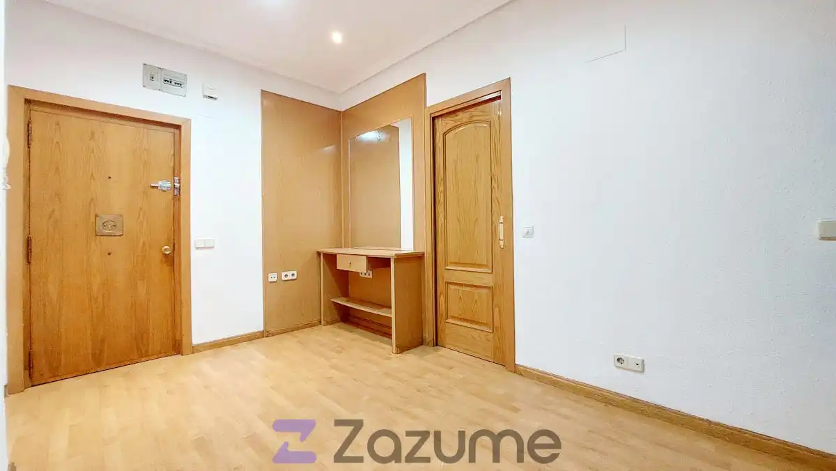 Bedroom of Flat for rent in Madrid  with Air Conditioner, Heating and Oven