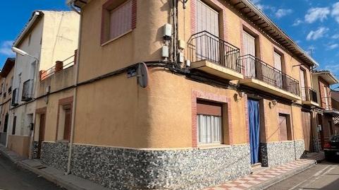 Foto 3 de Casa adosada en venda a Villatobas, Toledo