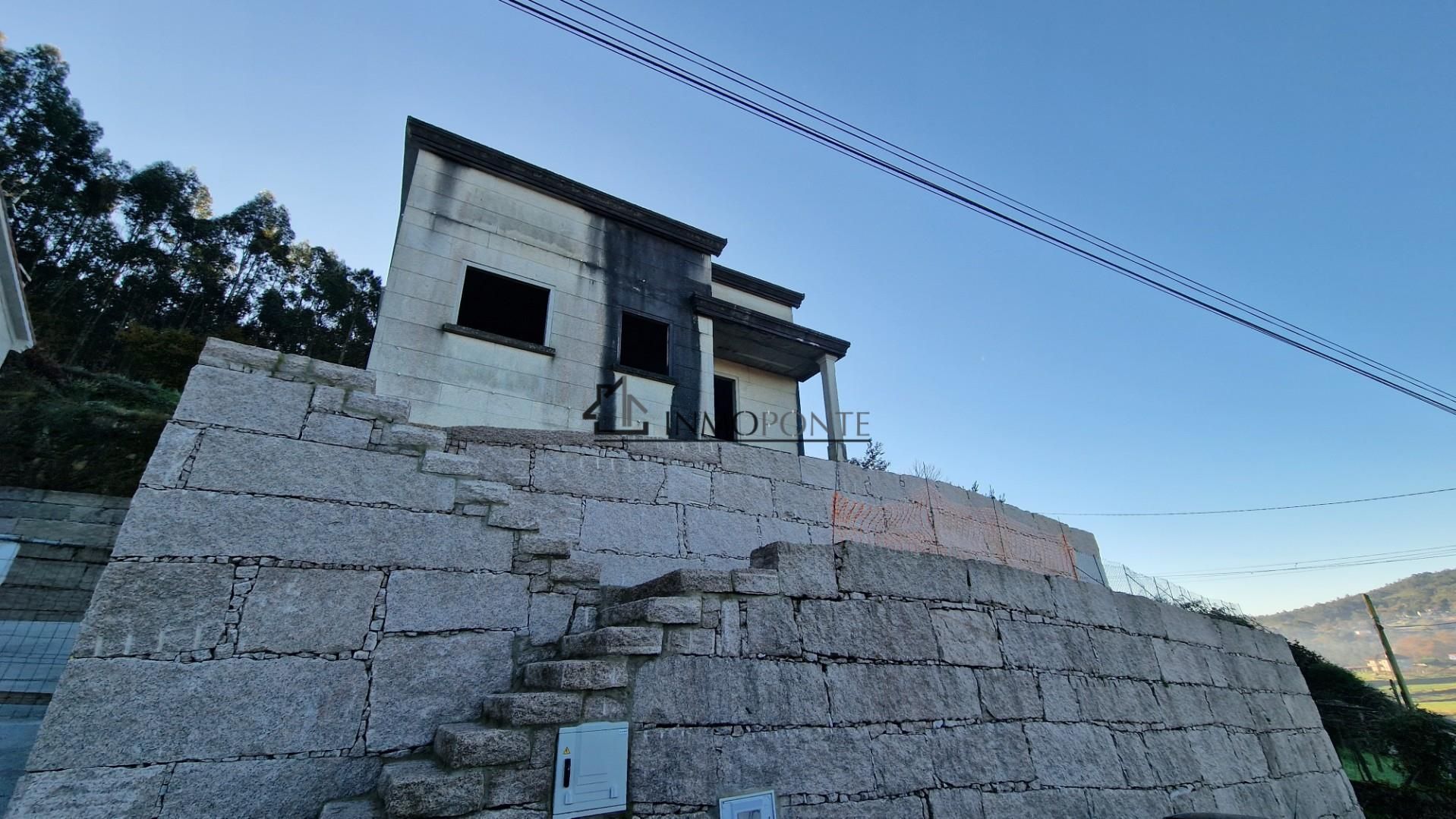Vista exterior de Casa o xalet en venda en Pontevedra Capital  amb Jardí privat