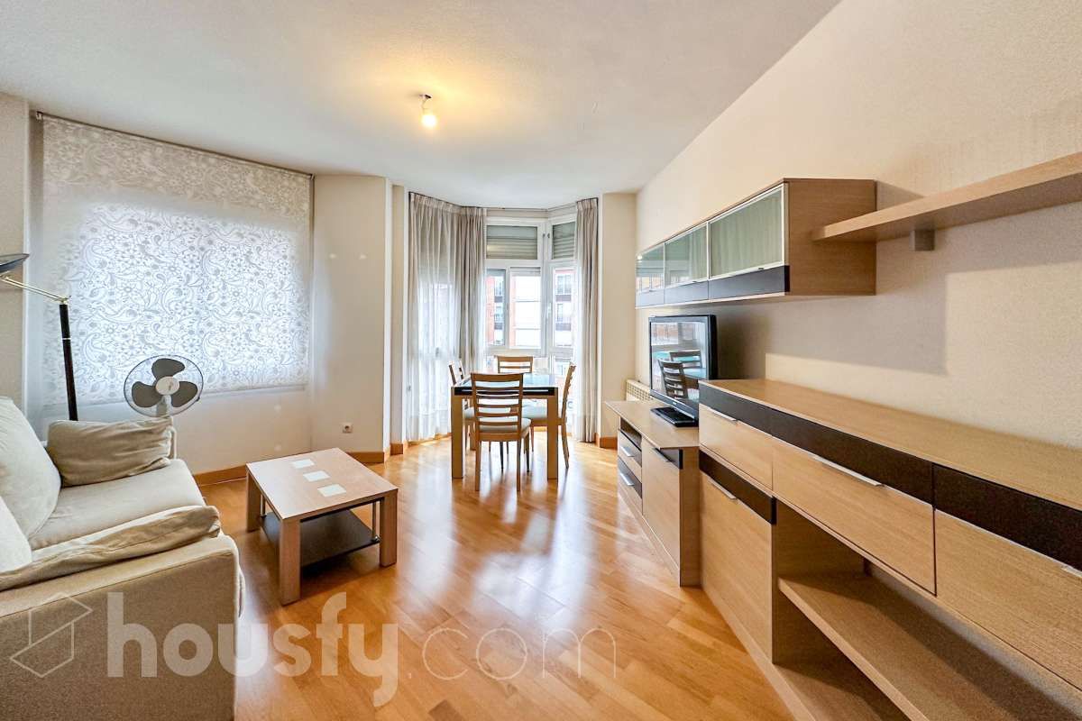 Sala de estar de Piso en venta en  Madrid Capital con Calefacción, Terraza y Trastero
