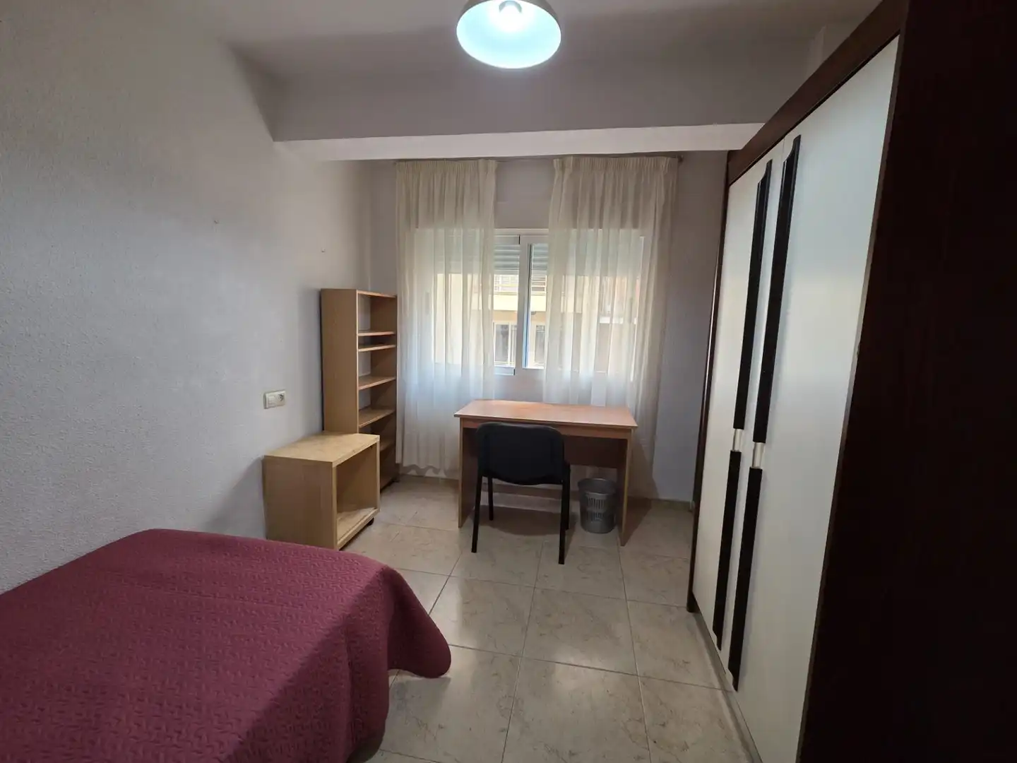 Bedroom of Flat for rent in Granada  with Furnished, Oven and Washing machine