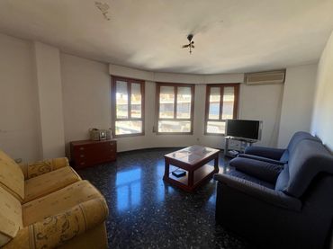 Flat with balcony for sale in Centro