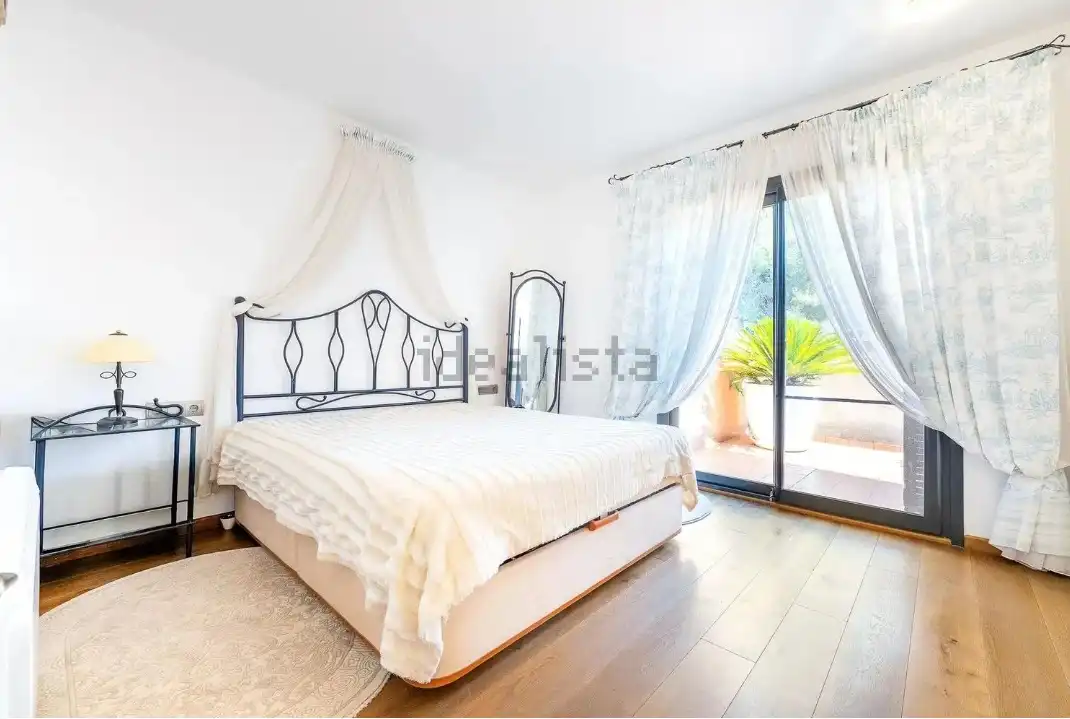 Dormitori de Casa adosada en venda en Cambrils amb Aire condicionat, Calefacció i Jardí privat
